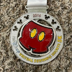 2016 Rundisney virtual series Mickey 5k medal